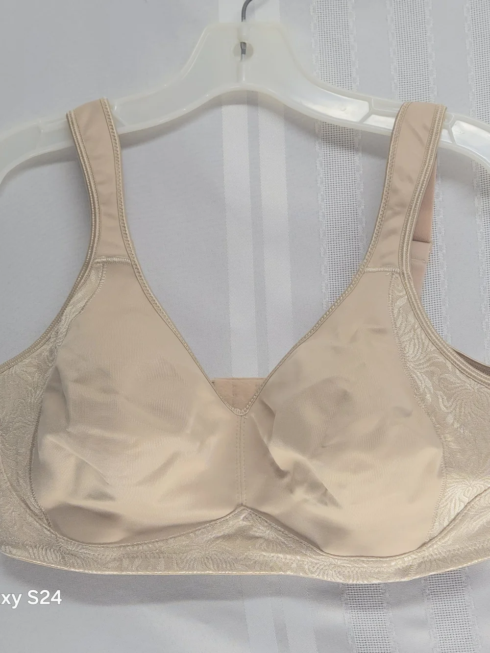 PLAYTEX Everyday Comfort Wireless Nude Bra 38D